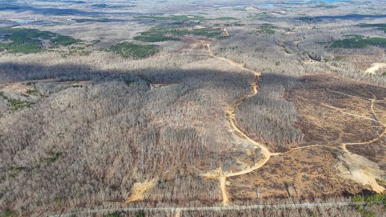 Benton 560 - Holladay, Tennessee, 38341