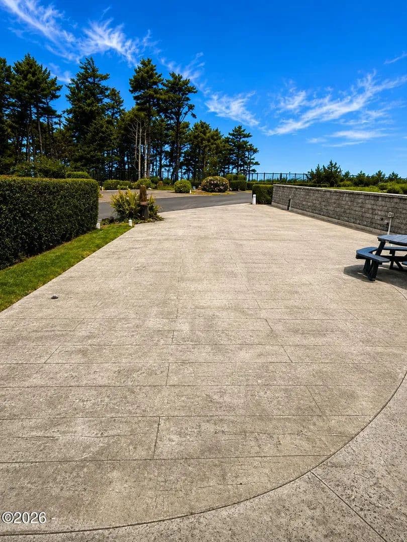 Lots & Land-Other in Newport - Newport, Oregon, 97365