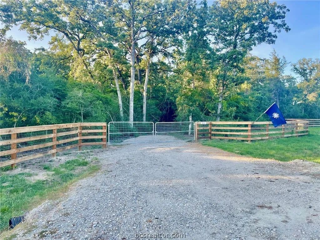 1.9 Acres of Land for Sale in Normangee, TX - Normangee, Texas, 77871