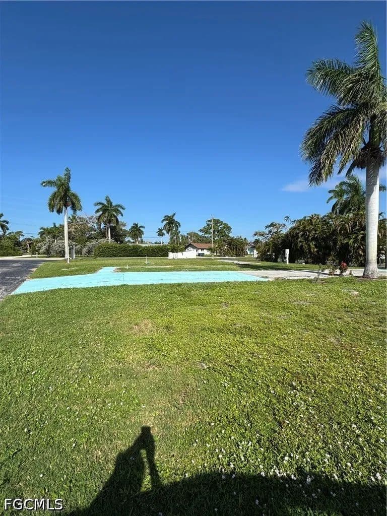 0.1 Acres of Land for Sale in Fort Myers, FL - Fort Myers, Florida, 33908