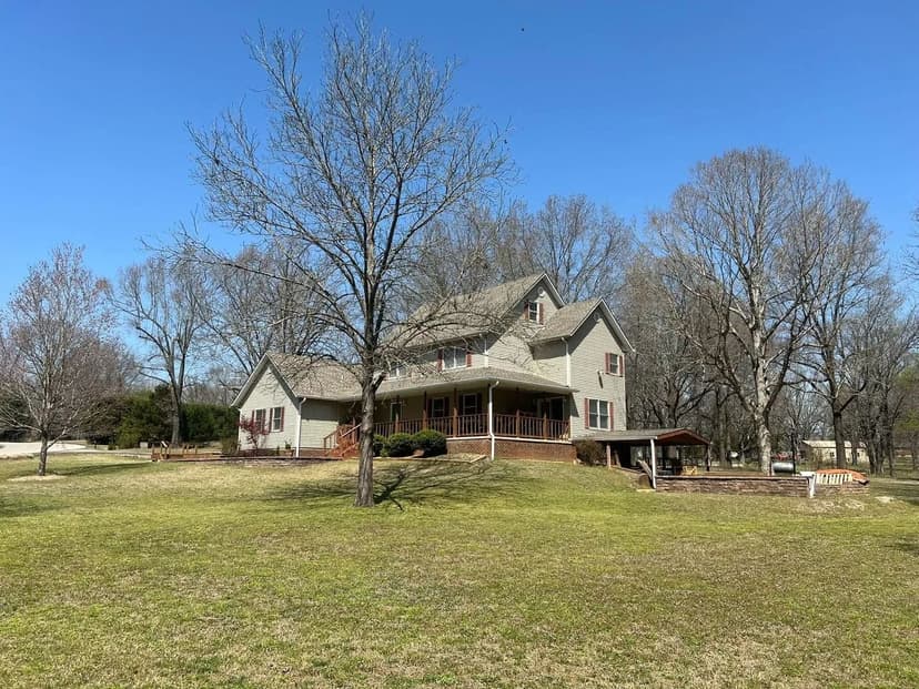 Beautifully Manicured 4-Bed Home For Sale in Butler Co.