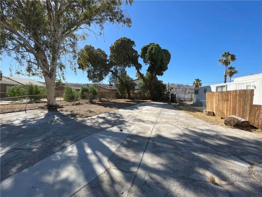 0.09 Acres of Land for Sale in Bullhead City, AZ - Bullhead City, Arizona, 86442