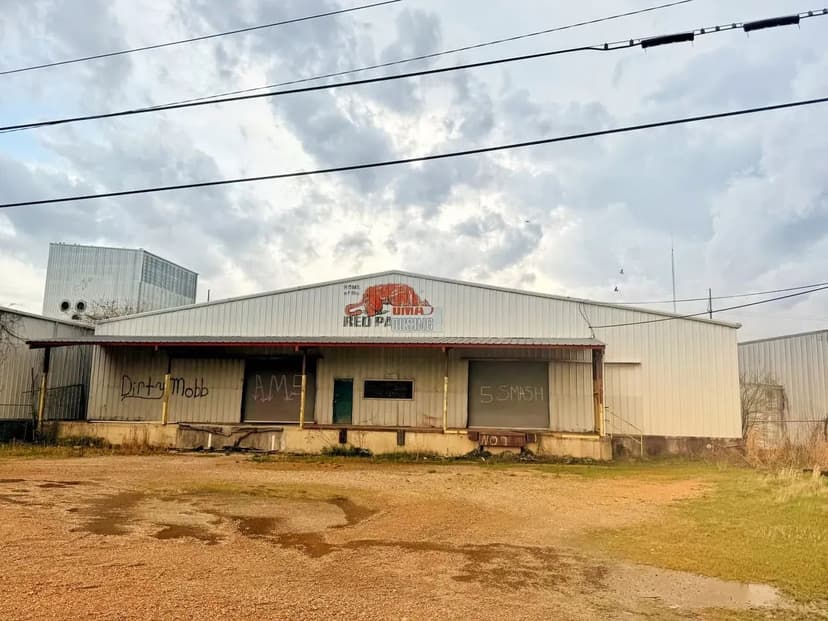 Commercial Opportunity formerly known as Red Panther Chemical Co located between Normandy & E Tallahatchie Avenues