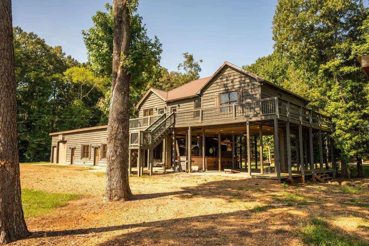 River Front 4 Bed 4 Bath - West Point, Mississippi, 39773