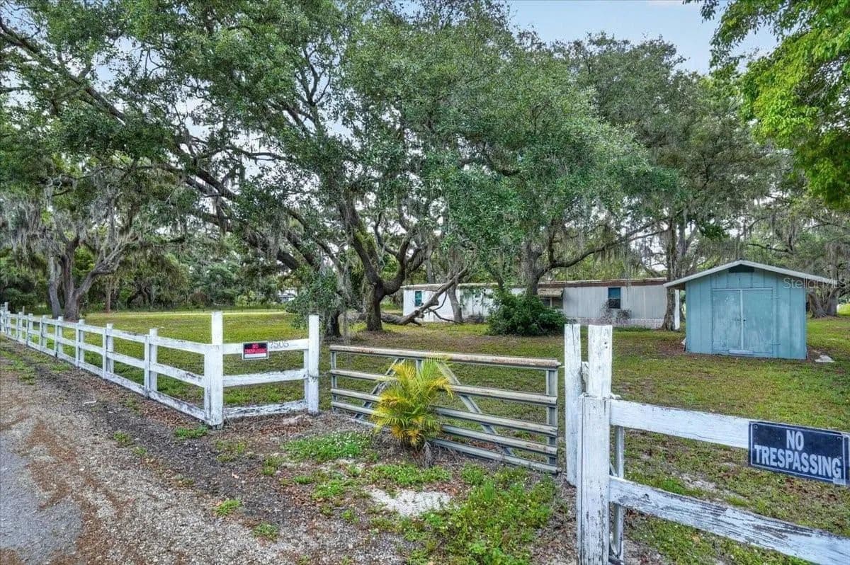 5 Acres of Land for Sale in MYAKKA CITY, FL - Myakka City, Florida, 34251