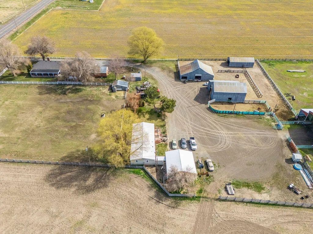 24.79 Acres of Land for Sale in Merrill, OR - Merrill, Oregon, 97633