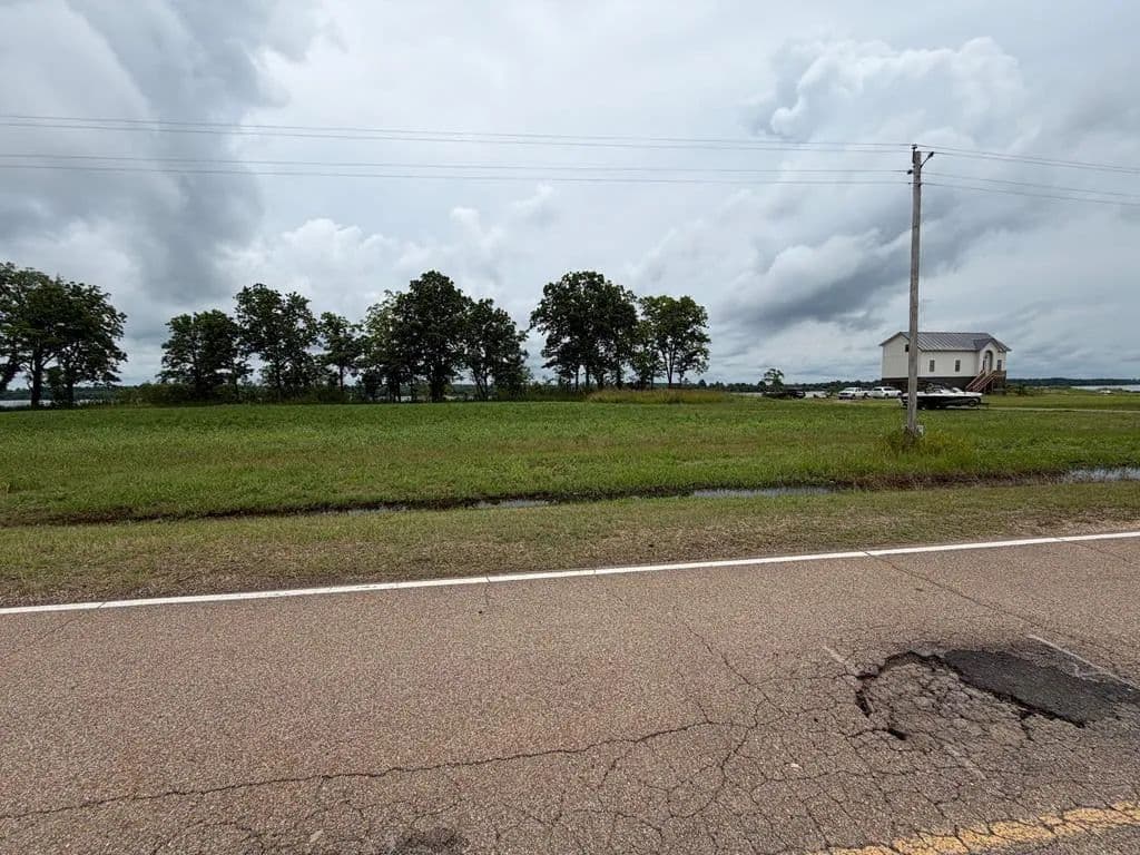 Property from Lot 4 Eagle Lake Shore Rd - KW - Vicksburg, Mississippi, 39183
