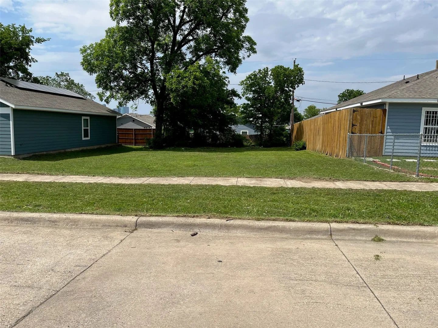 Property from 933 E Maddox Avenue - KW - Fort Worth, Texas, 76104