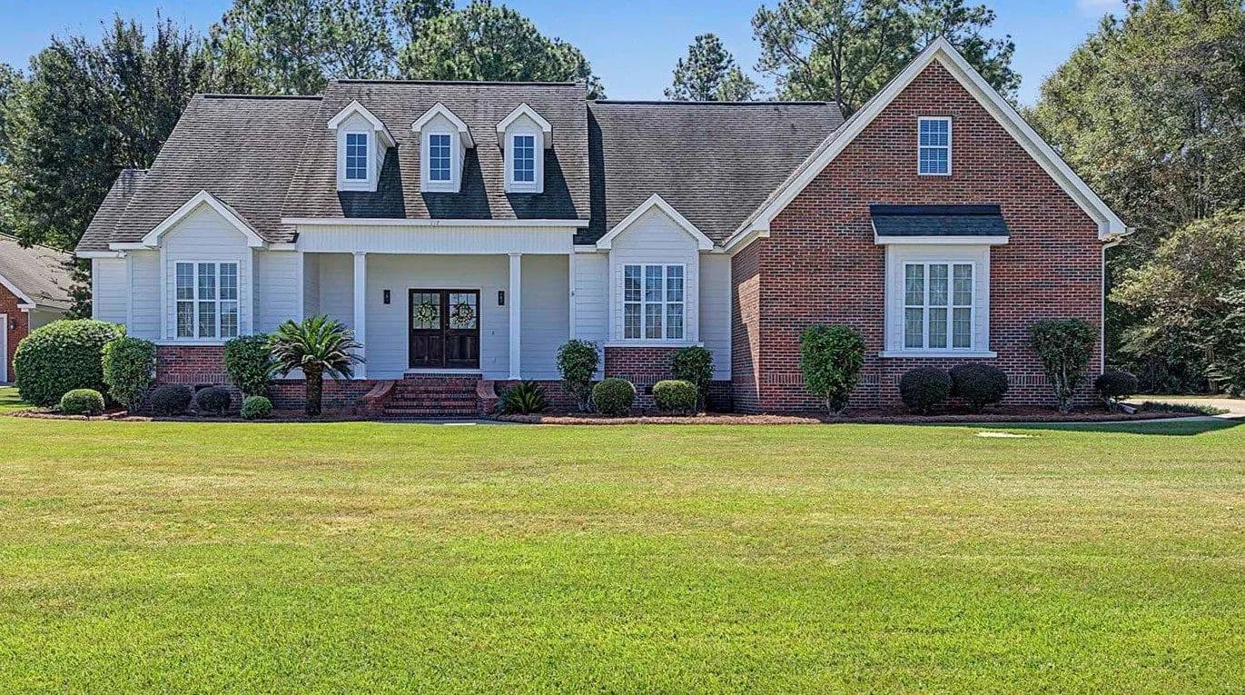 Cul-de-sac comfort meets classic Southern living. - Leesburg, Georgia, 31763