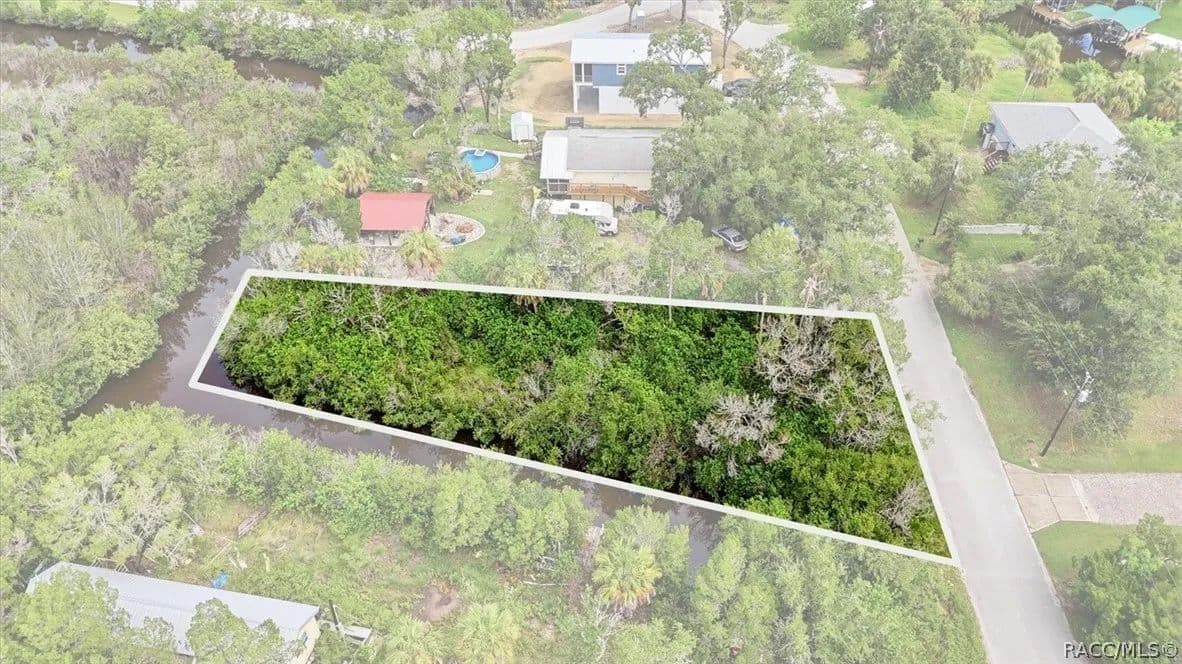0.25 Acres of Land for Sale in Crystal River, FL - Crystal River, Florida, 34429