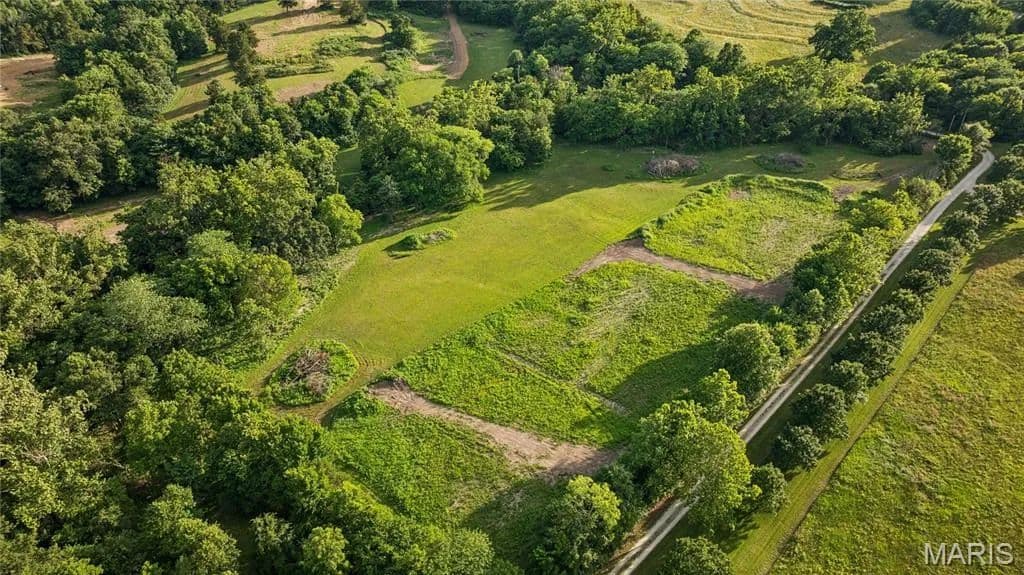 17 Acres of Land for Sale in Warrenton, MO - Warrenton, Missouri, 63383