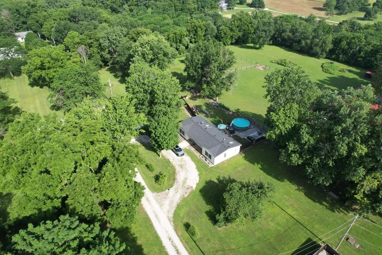 7646 Hendricks Ln - Long Creek, Illinois, 62521