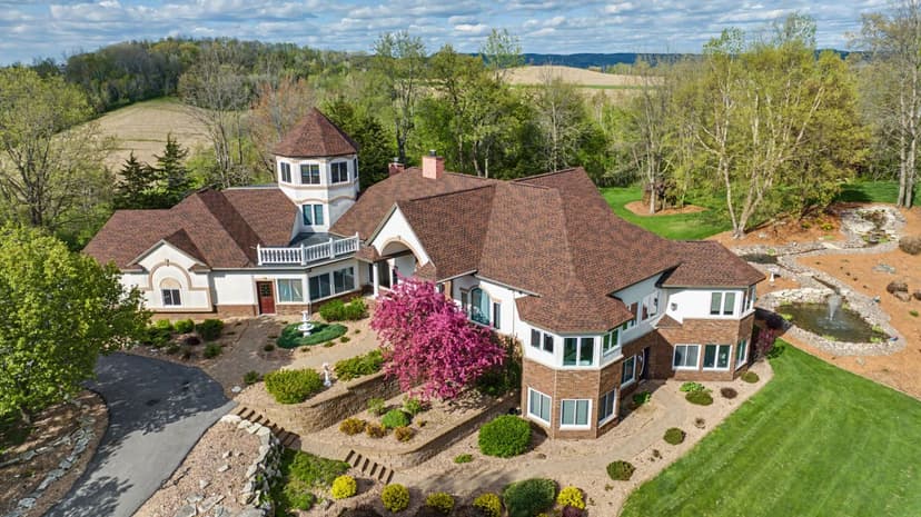 Extraordinary 35-Acre Executive Estate in La Crosse WI