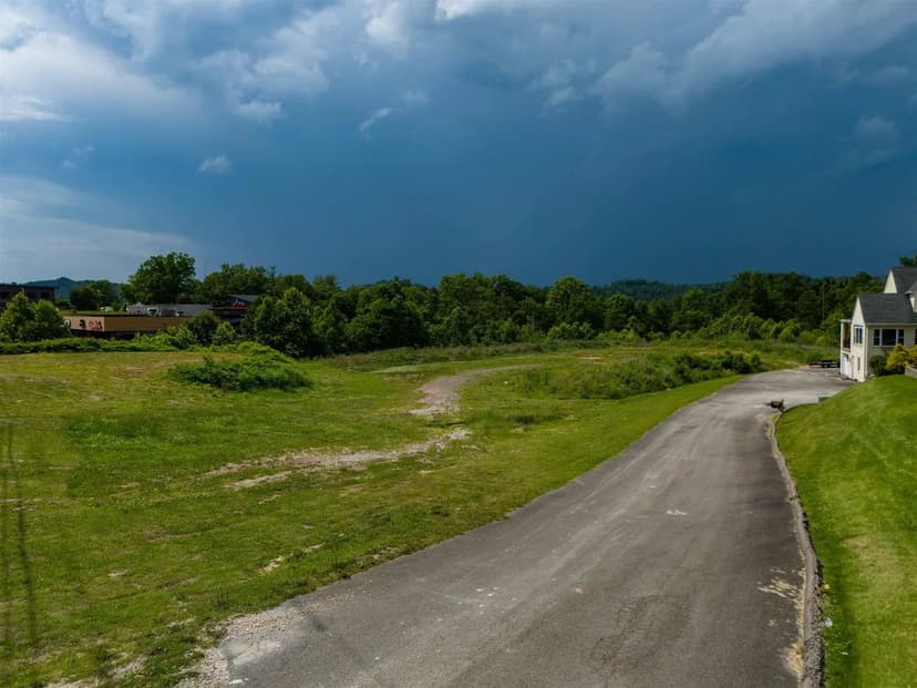 Lots & Land-Other in Huntington