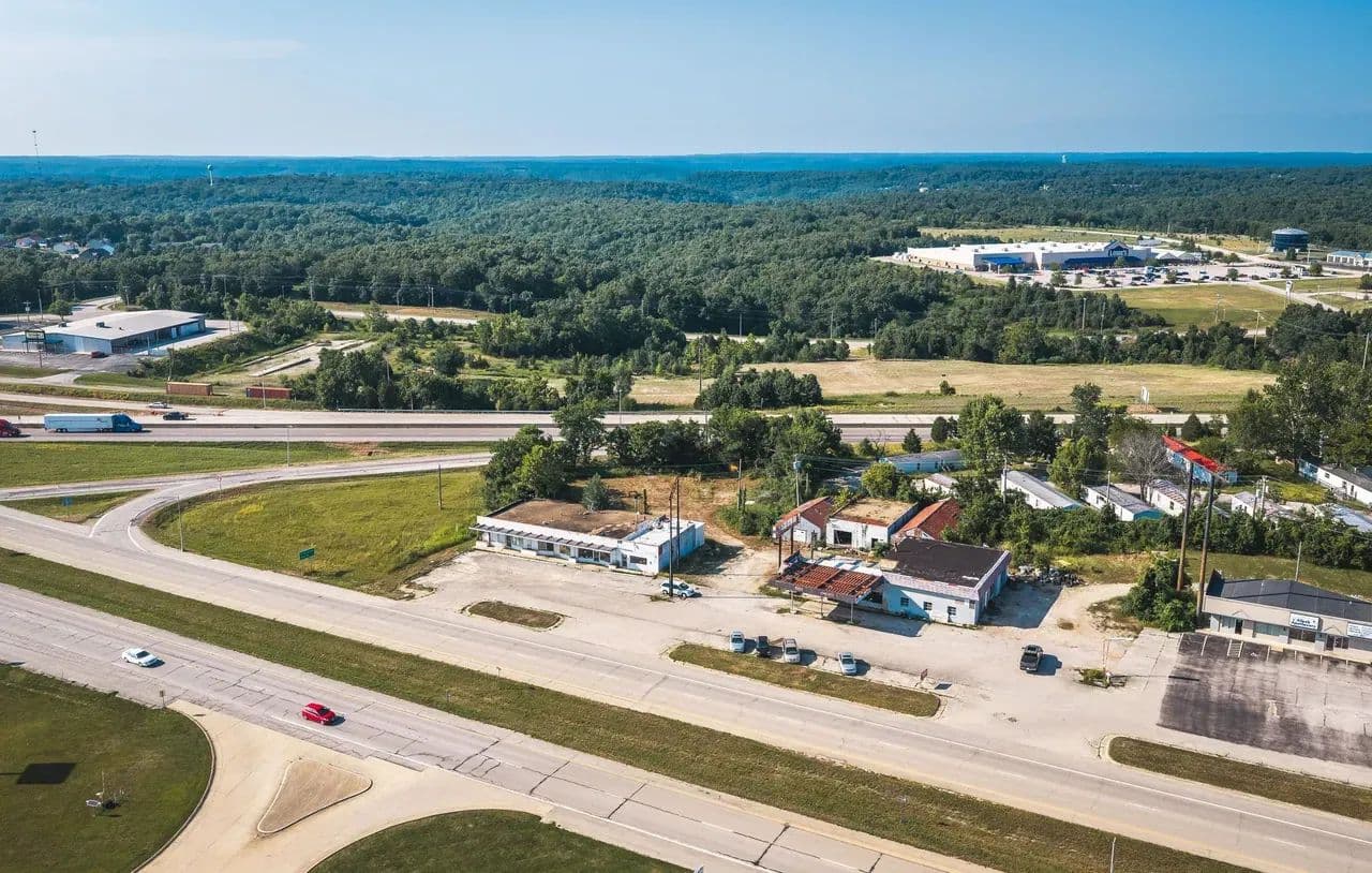 Oakwood Commercial - Saint Robert, Missouri, 65584