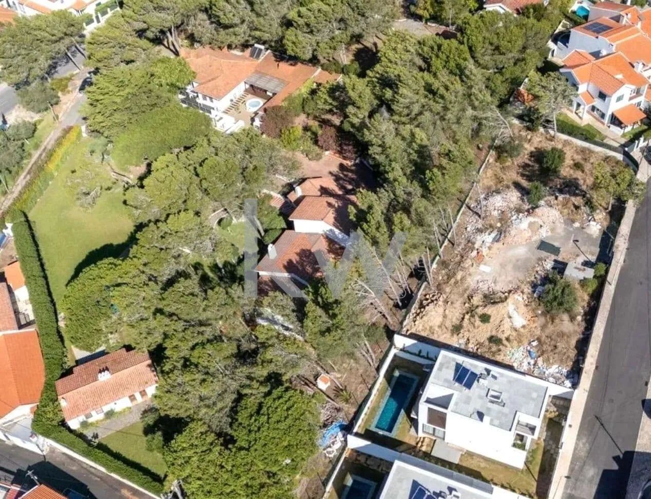 336 Acres of Land for Sale in Alcabideche, Cascais - land for sale