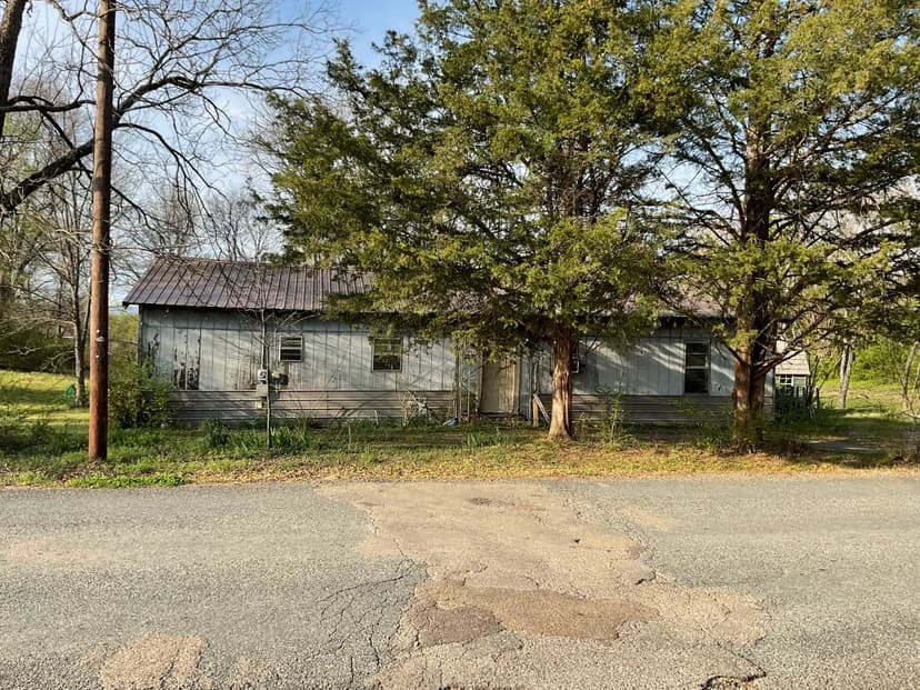 Fixer Upper in Polk County, AR 