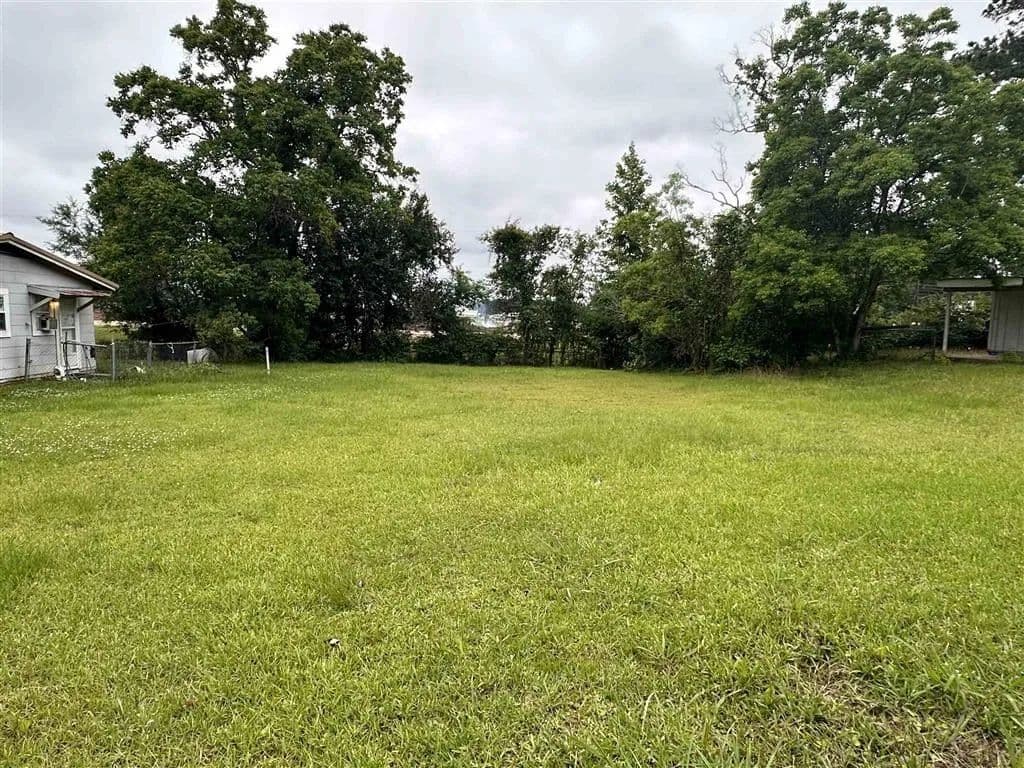 0.18 Acres of Land for Sale in Leesville, Louisiana - Leesville, Louisiana, 71446