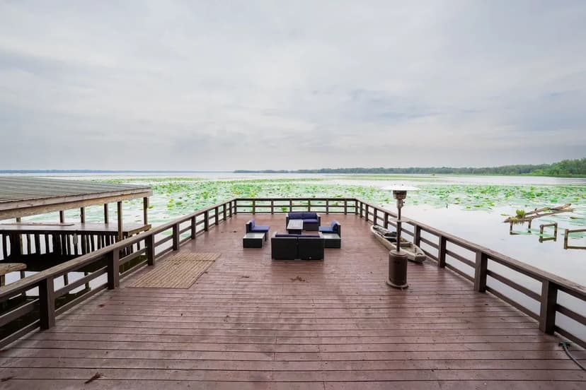 Jackpot Fishing & Hunting Lodge