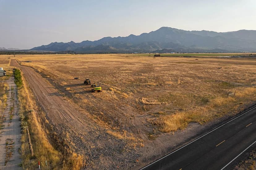 Lots & Land-Other in New Harmony