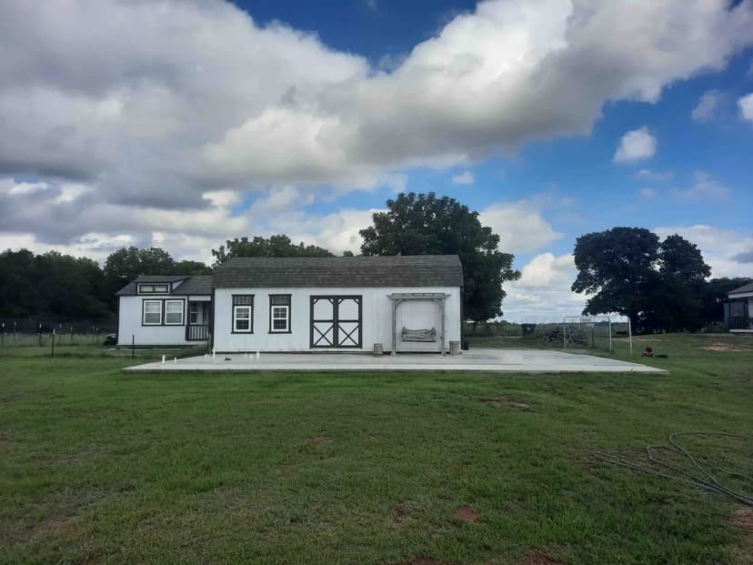10± Acres Pasture, Tiny Homes, Solar-Powered, Off-Grid Living