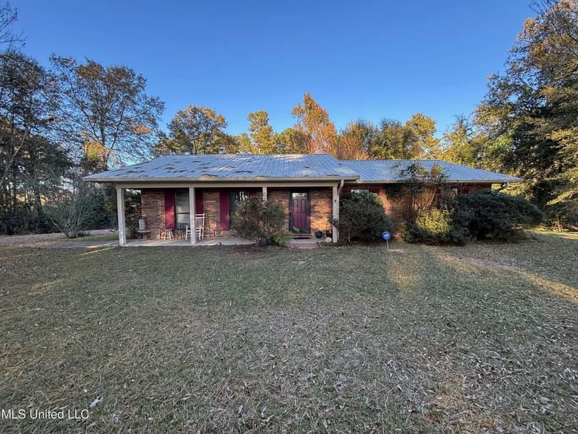 Country Home and 12 Acres in Jasper County, Ms