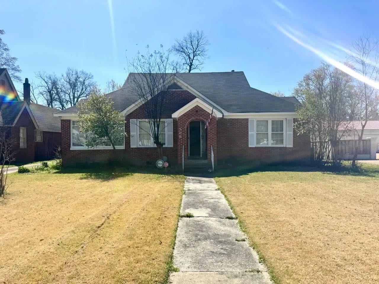Classic West 2nd Brick Home-Walk to downtown + Private Garden Setting - Clarksdale, Mississippi, 38614