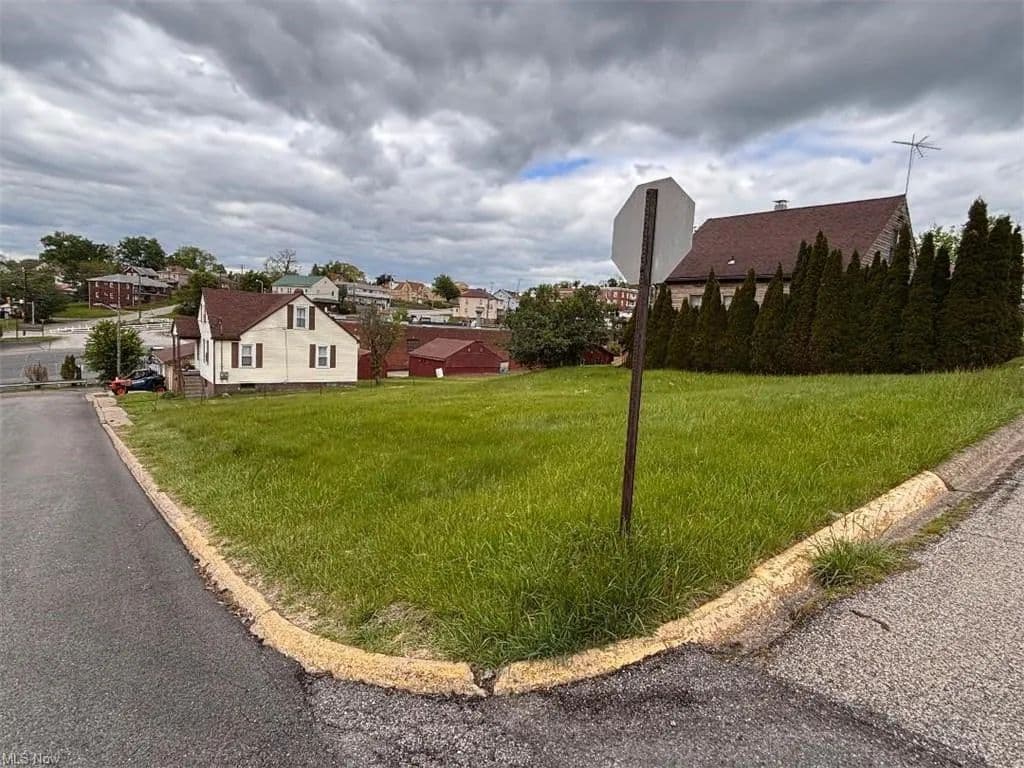 Land -Single Family Acreage in Weirton - Weirton, West Virginia, 26062