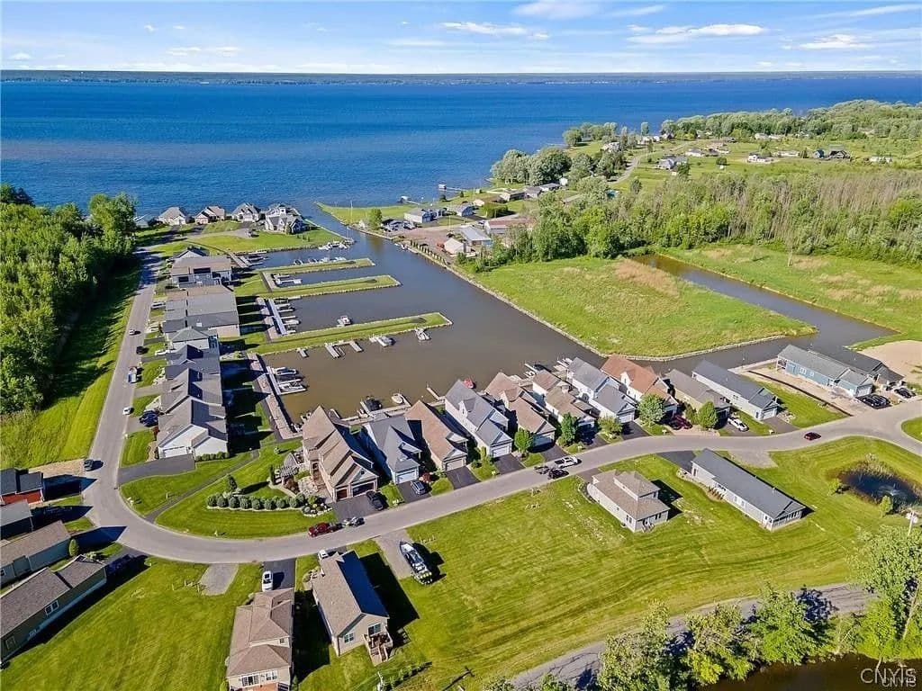Lots & Land-Other in Bridgeport - Bridgeport, New York, 13030