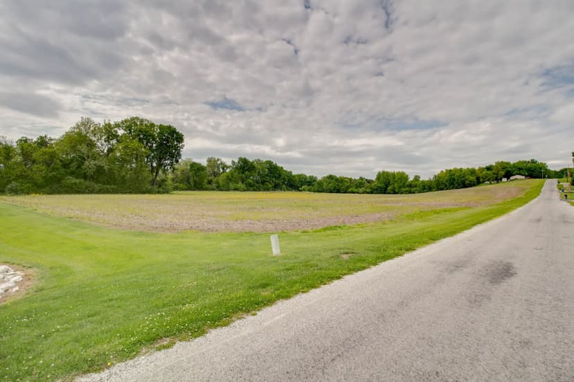 24 Northwood Drive, Bethalto, IL