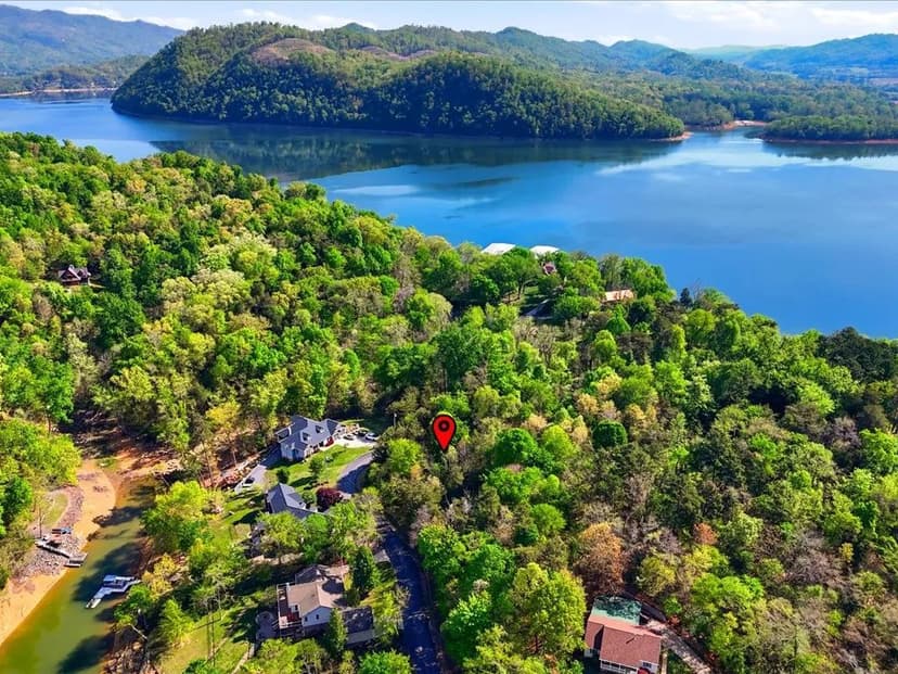 Build Your Cherokee Lake Retreat in a Gated Community with a Boat Ramp and Marina