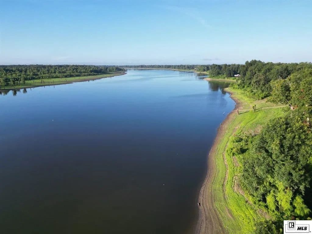 Old River Waterfront Lot Near Vidalia, LA - Vidalia, Louisiana, 71373