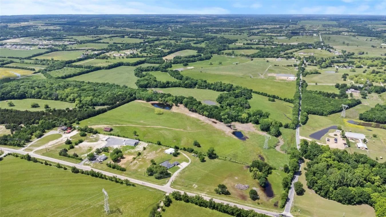 0000 FM 121 - Van Alstyne, Texas, 75495