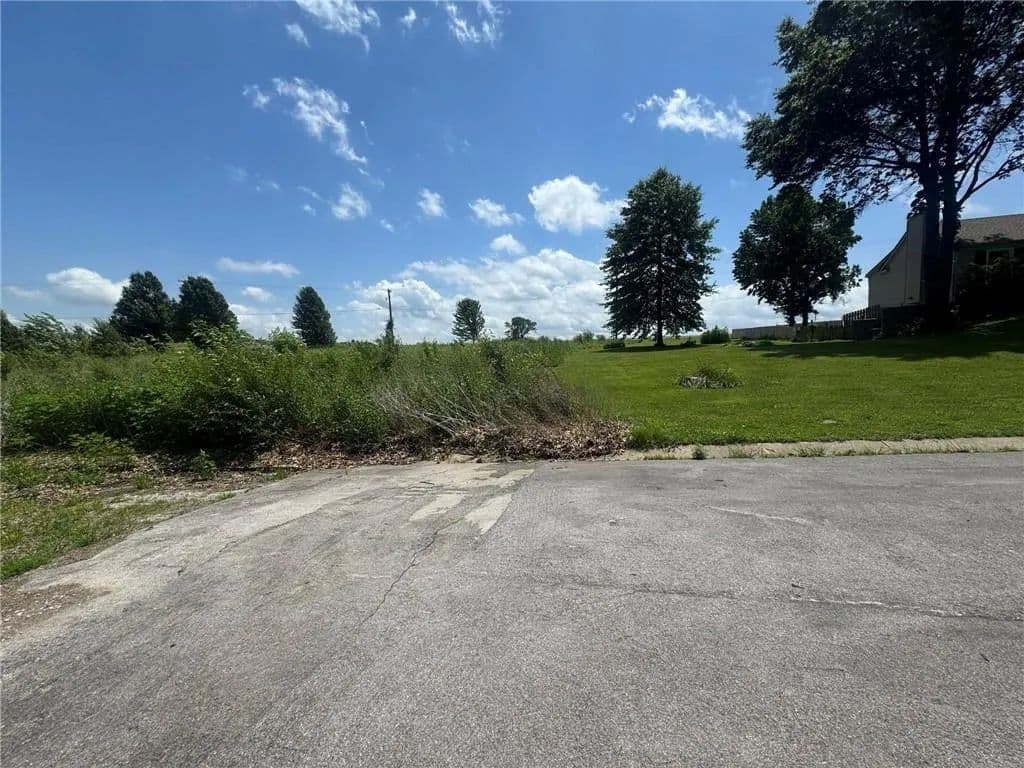21344 Acres of Land for Sale in Liberty, MO - Liberty, Missouri, 64068