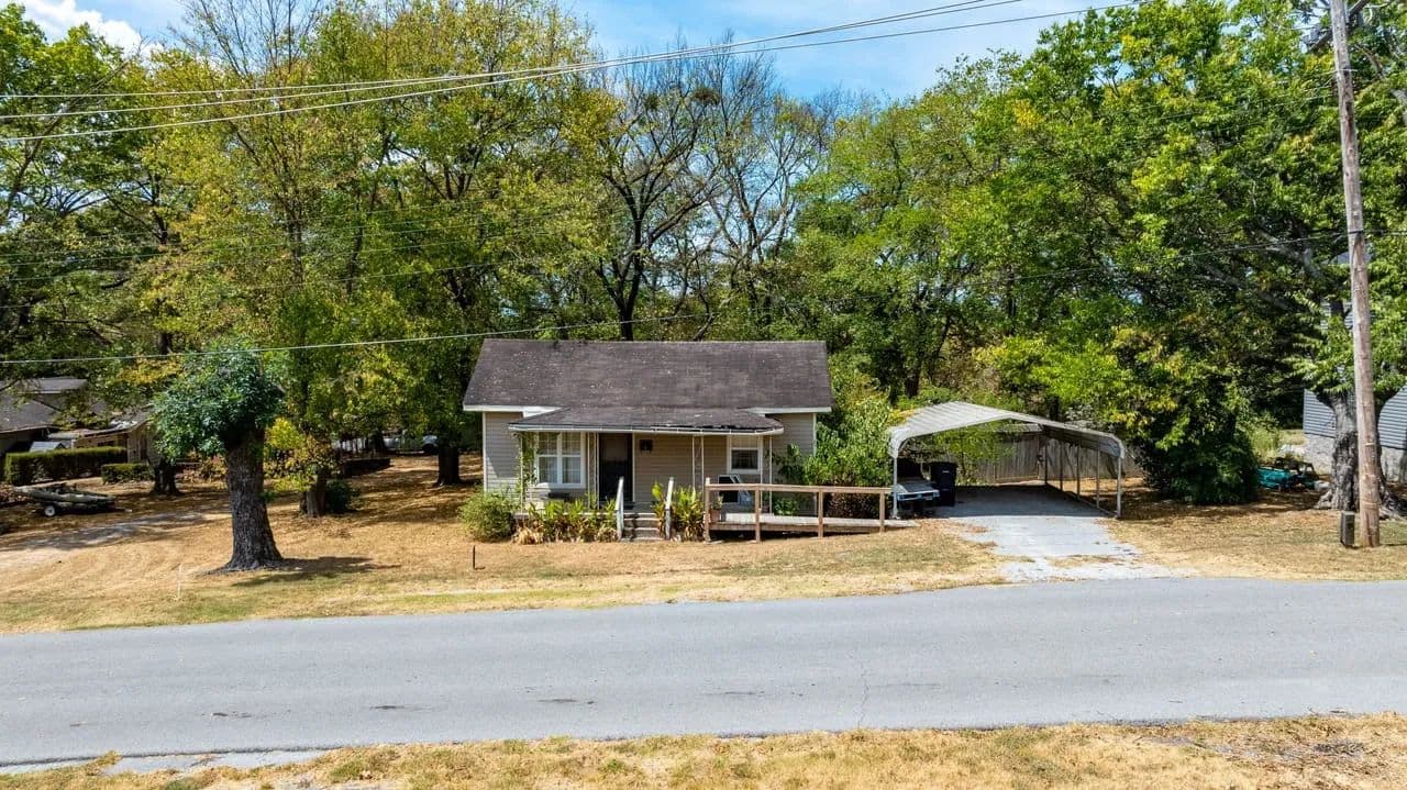 2 bedroom in the heart of town , 1142 15th Street, Batesville - Batesville, Arkansas, 72501