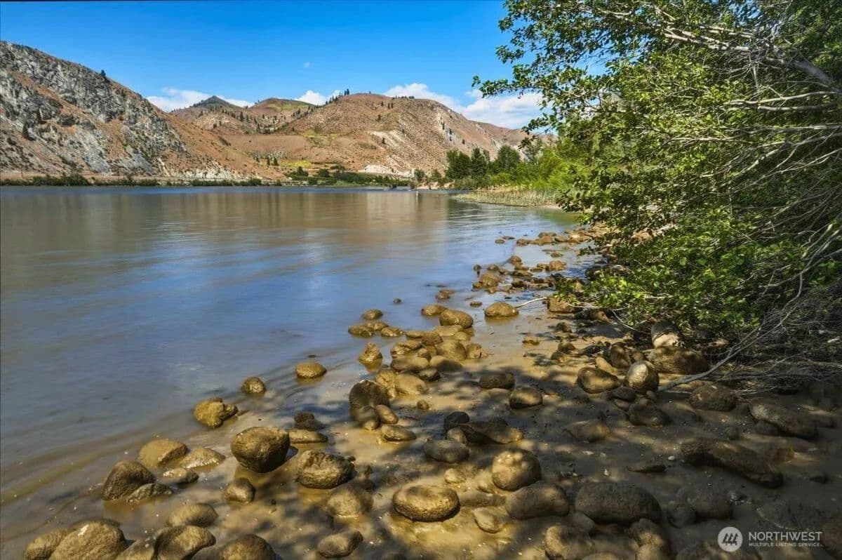 5.29 Acres of Land for Sale in Orondo, WA - Orondo, Washington, 98843