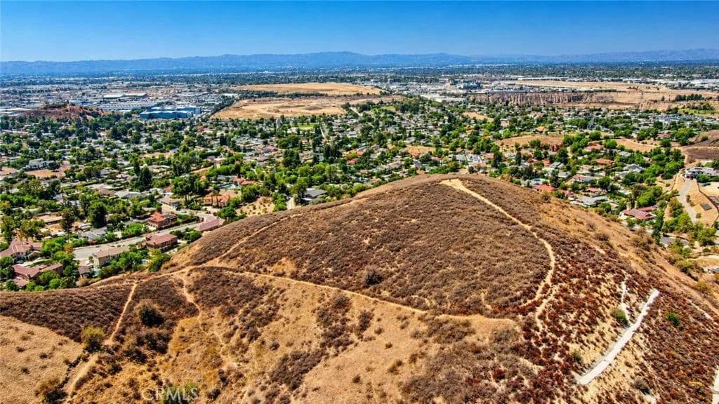 19 Acres of Land for Sale in Shadow Hills, CA - Shadow Hills, California, 91040
