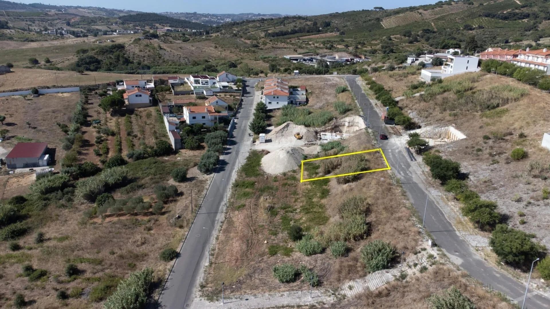 460 Acres of Land for Sale in Alenquer (Santo Estêvão e Triana), Alenquer - land for sale