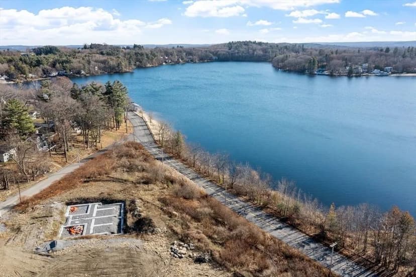 Vacant Land in Lunenburg