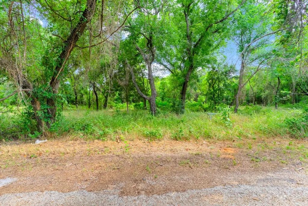 1 Acre of Land for Sale in Cleburne, Texas - Cleburne, Texas, 76031