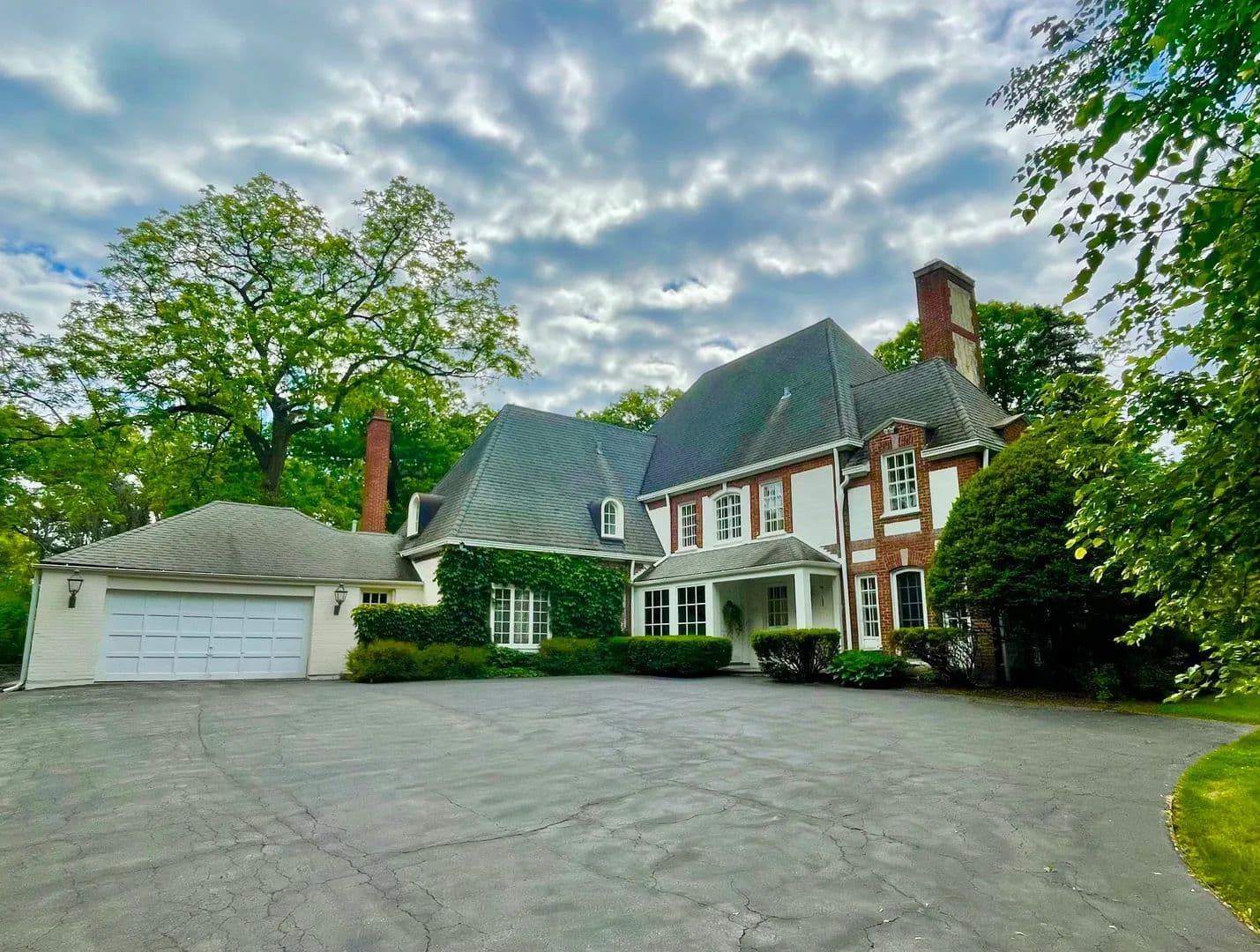 Property from 220 Shadowood Lane - KW - Northfield, Illinois, 60093