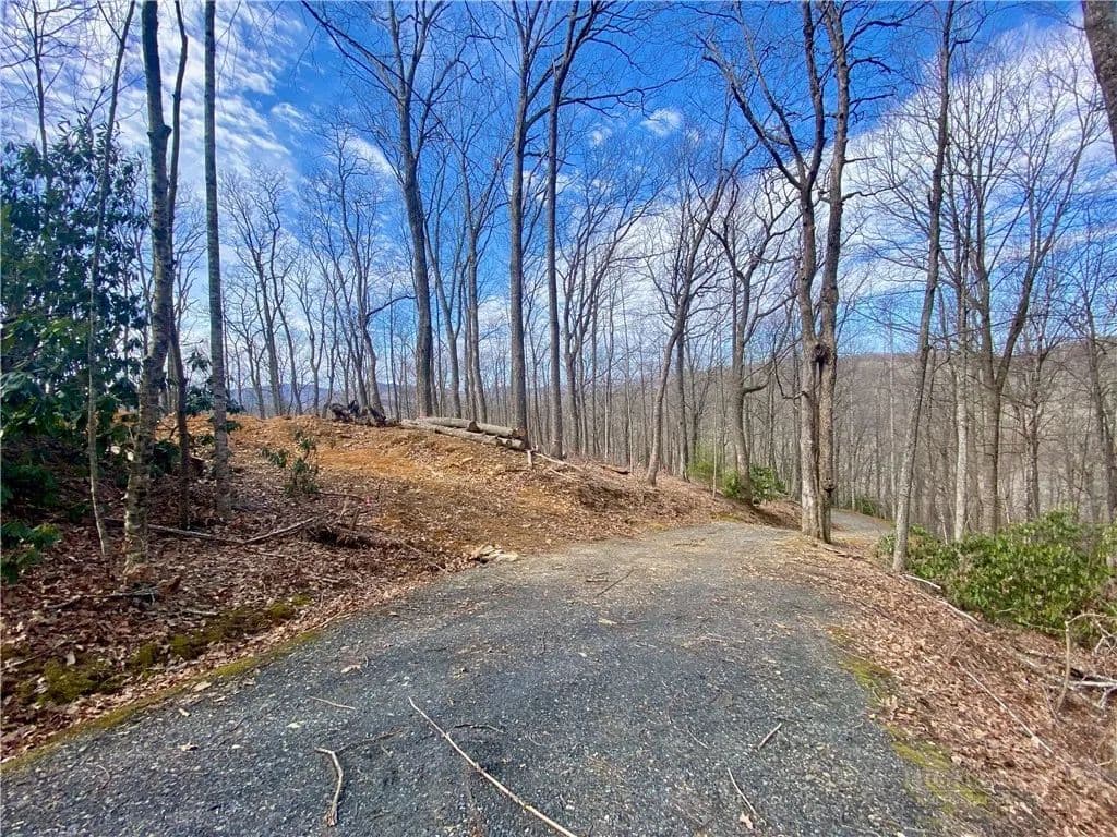 1.53 Acres of Land for Sale in Newland, North Carolina - Newland, North Carolina, 28657