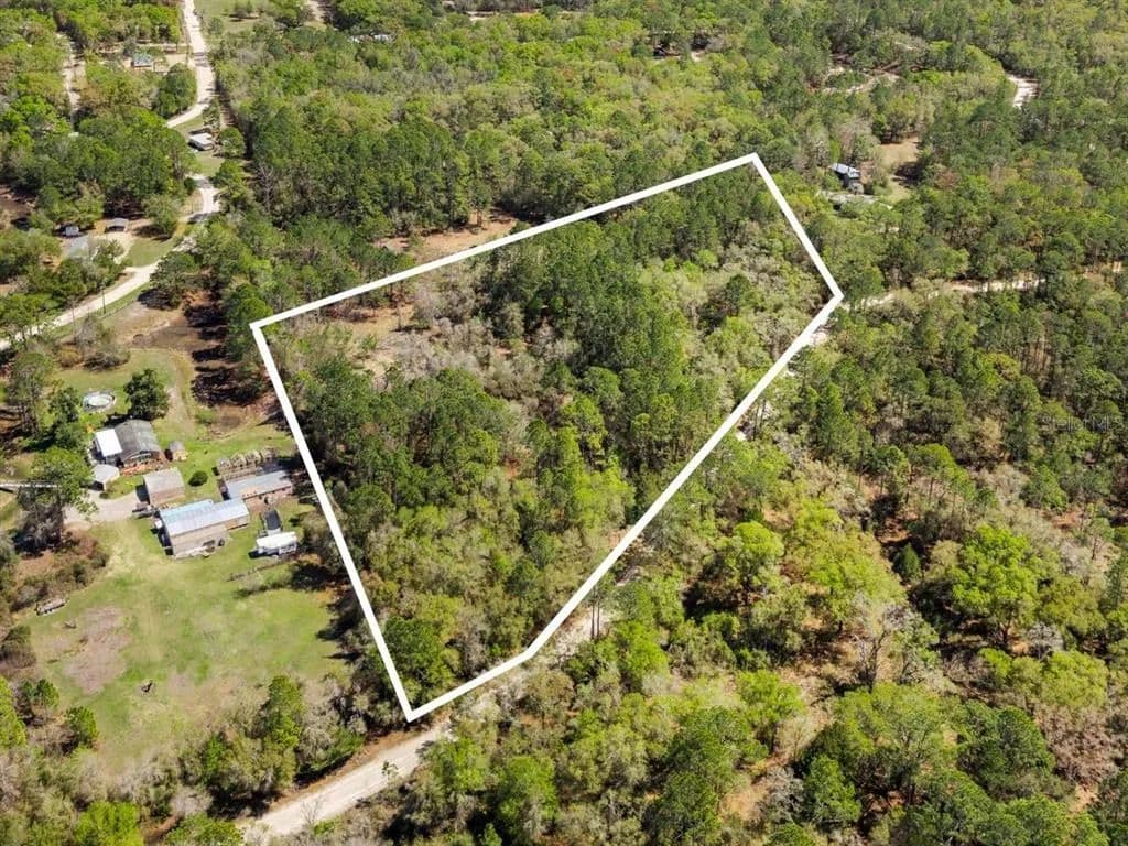 Vacant Land in Trenton - Trenton, Florida, 32693
