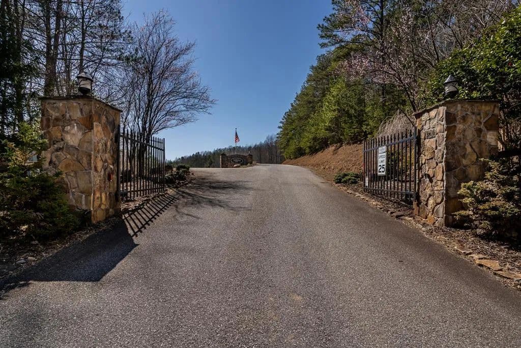 Lots & Land-Other in Blairsville - Blairsville, Georgia, 30512