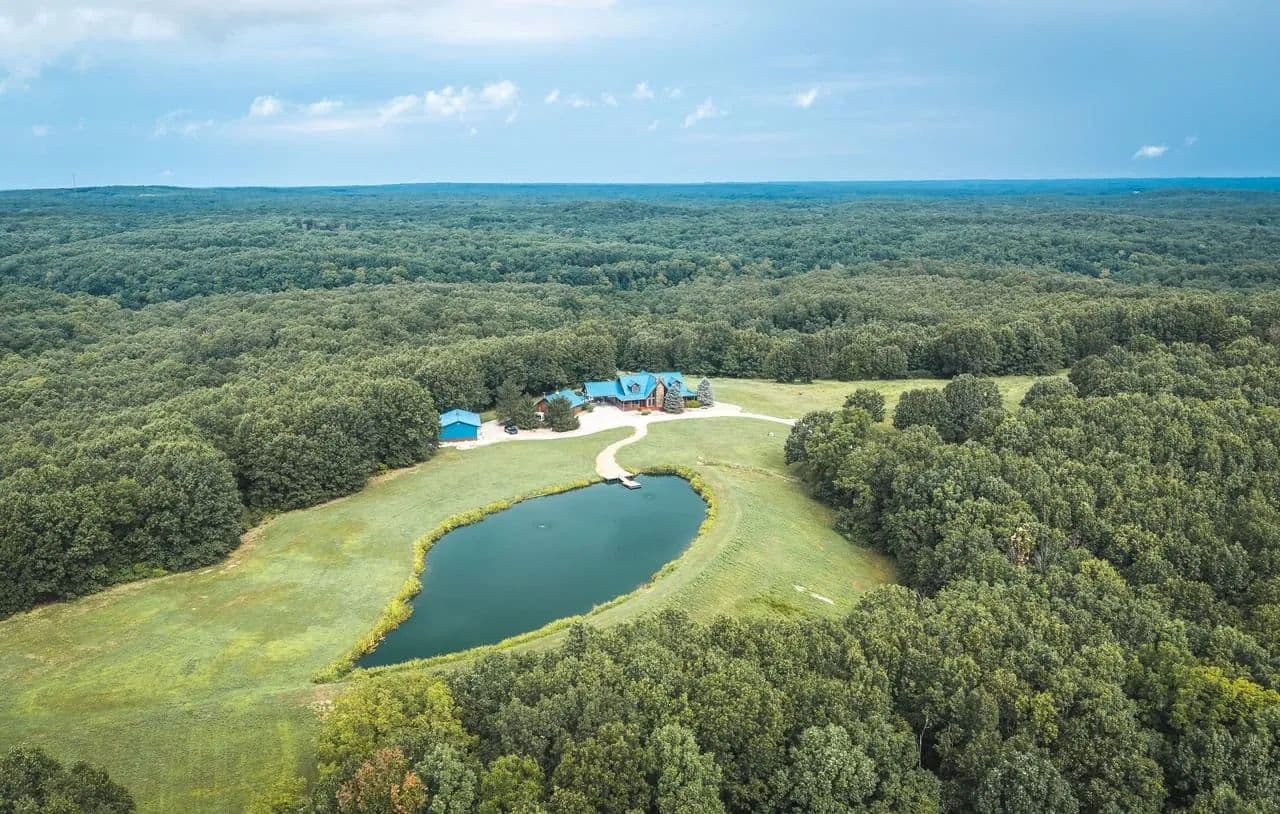 Oak Ridge Ranch - Versailles, Missouri, 65084