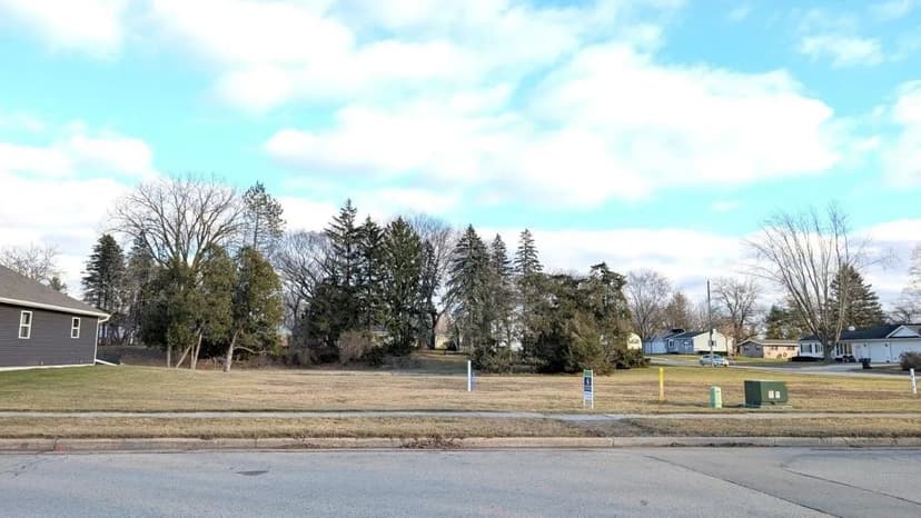 Land -Single Family Acreage in BRILLION