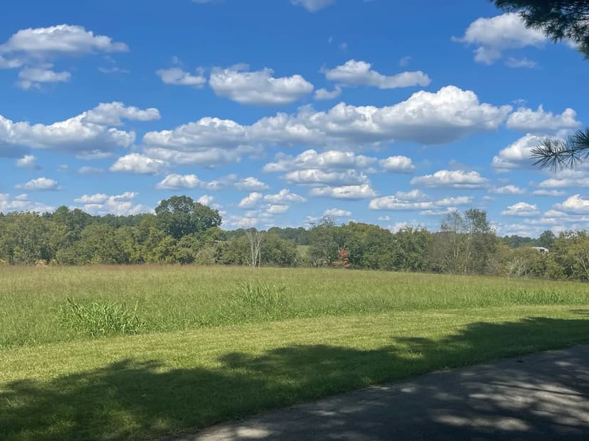 Land -Single Family Acreage in Russell