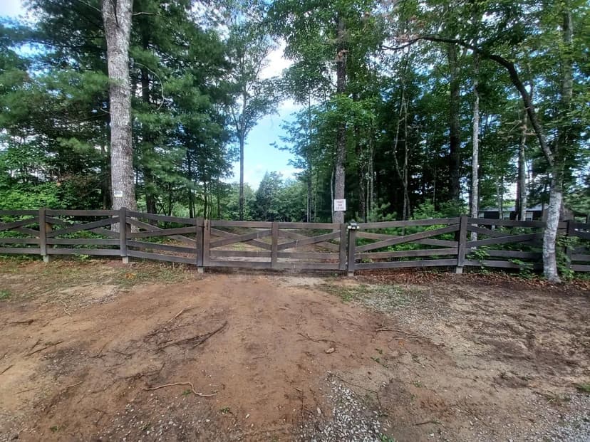 Lots & Land-Other in Jamestown