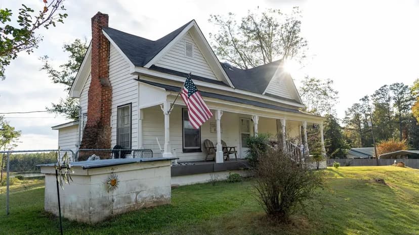 Coosa County homestead with pond and 36 +/- acres