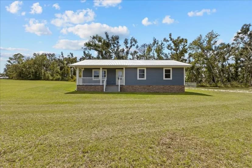 647 SE Regency Trail